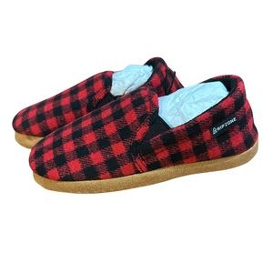 Ripzone kids red/black buffalo check flannel slippers Size3